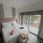 Smeraldo Penthouse Apartment Zamárdi