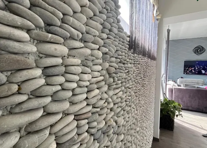 Smeraldo Penthouse Apartment *