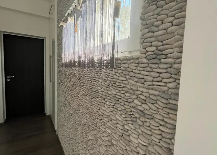 Smeraldo Penthouse Apartment Zamardi