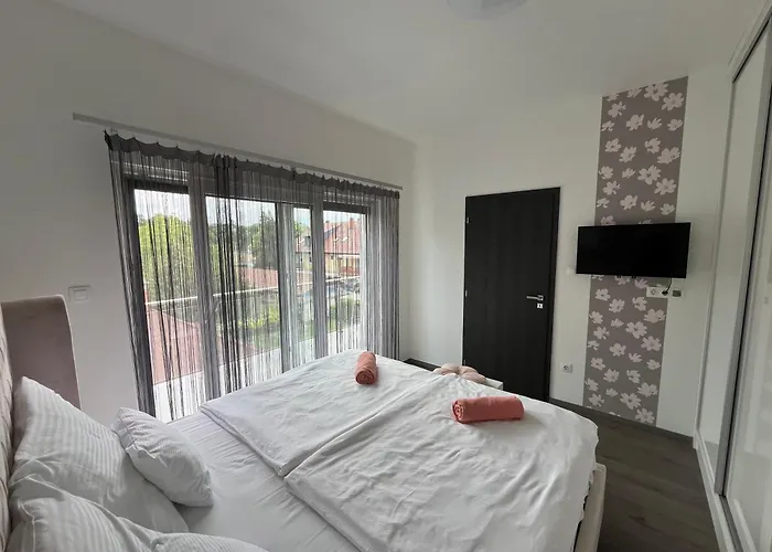 Smeraldo Penthouse شقة